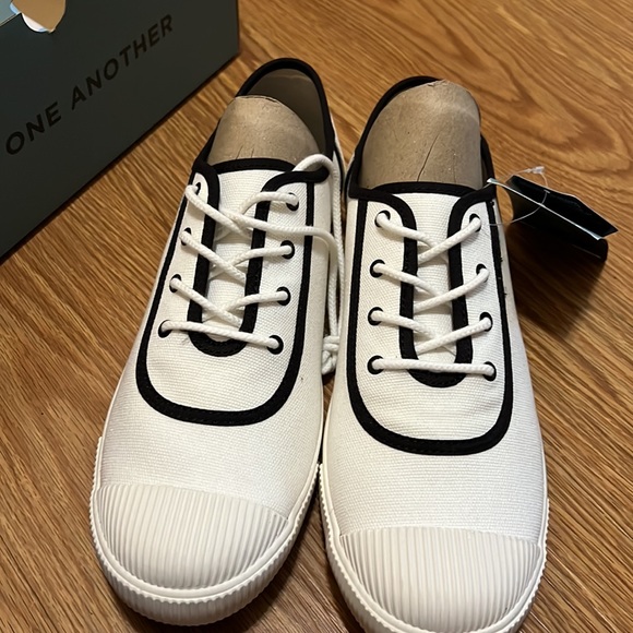 Shoes - Picture 2 of 4